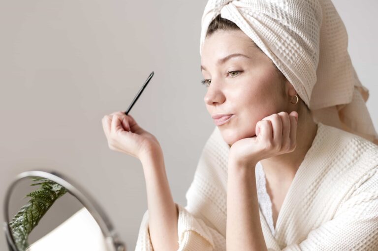 Clean makeup for natural looks-min